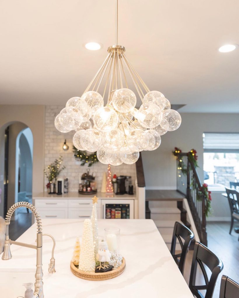 Kitchen with cluster chandelier